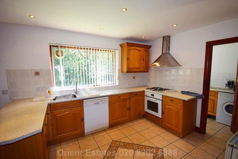 78 Kings Close, London, NW4 2JT