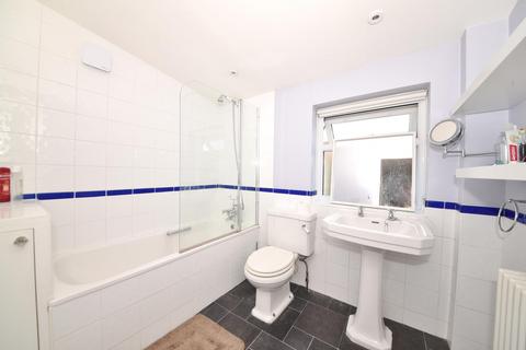 22 Warwick Road, Twickenham, TW2 6SW