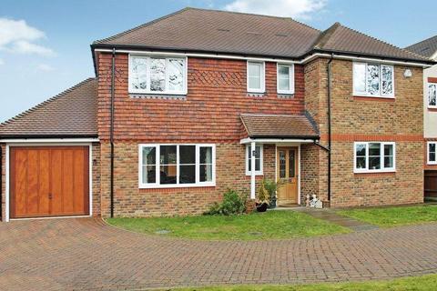 4 bedroom detached house to rent, Manor Oaks, Burgess Hill, West Sussex, RH15