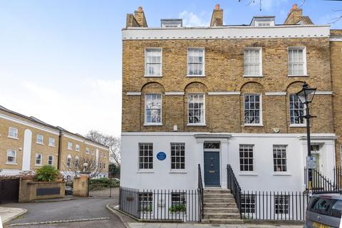 4 bedroom end of terrace house to rent, West Square, London, SE11