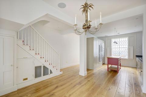3 bedroom terraced house for sale, Courtnell Street, London