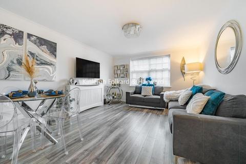 2 bedroom flat for sale, Hanbury Drive, Winchmore Hill