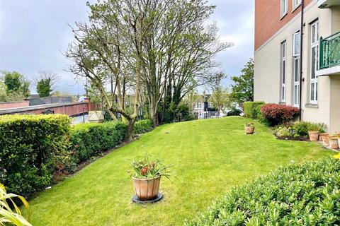 1 bedroom apartment for sale, Hamlet Court Road, Westcliff-on-Sea, Essex, SS0