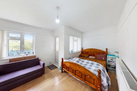 1 bedroom flat for sale, Moot Court, Kingsbury, London NW9