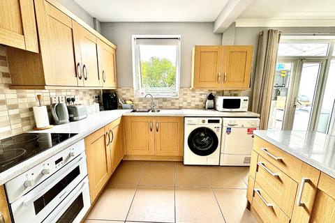 33 Voce Road, London, SE18 2LW