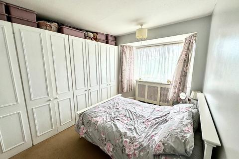 33 Voce Road, London, SE18 2LW