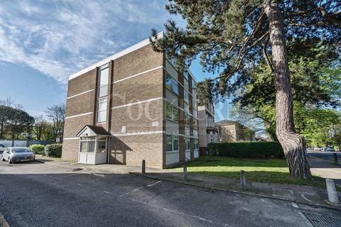 Flat 41, Pickwick Court, 60 West Park, Mottingham, London, SE9 4SA