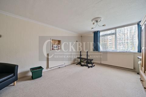 Flat 41, Pickwick Court, 60 West Park, Mottingham, London, SE9 4SA