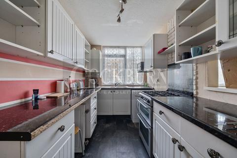 Flat 41, Pickwick Court, 60 West Park, Mottingham, London, SE9 4SA