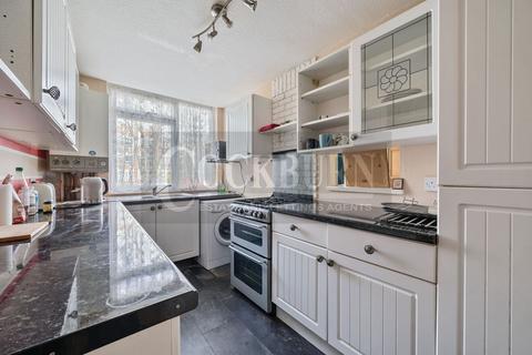 Flat 41, Pickwick Court, 60 West Park, Mottingham, London, SE9 4SA