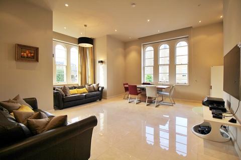 4 bedroom apartment to rent, Flat , Princess Park Manor East Wing, Royal Drive, London