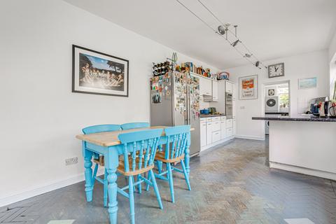 210 Acton Lane, London, W4 5DL