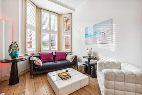 1 bedroom flat for sale, Cheyne Gardens, Chelsea