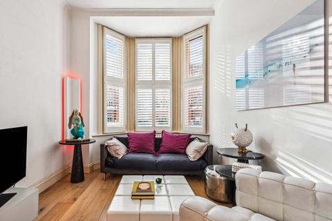 1 bedroom flat for sale, Cheyne Gardens, Chelsea