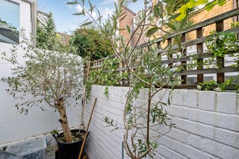 undefined, Ives Street, Chelsea