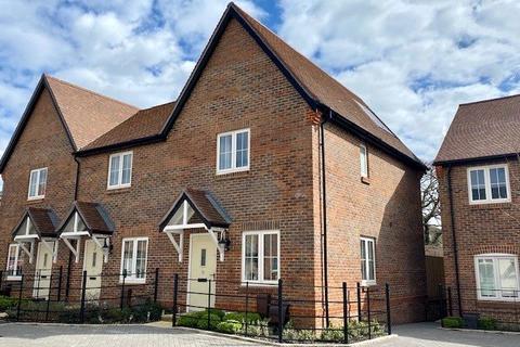 2 bedroom end of terrace house to rent, Bishops Waltham, Hampshire SO32