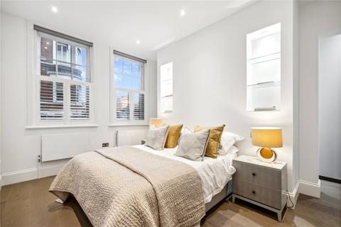 3 bedroom flat for sale, Cheyne Court, Chelsea