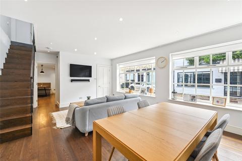 9 Henniker Mews, London, SW3 6BL