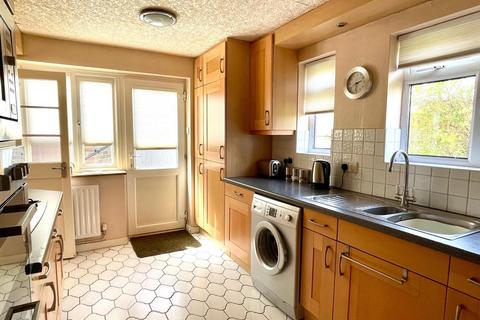 93 Hillside Road, Ashtead, KT21 1SD