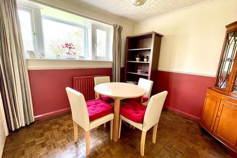 93 Hillside Road, Ashtead, KT21 1SD