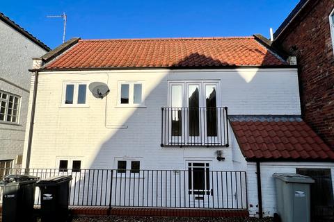 1 bedroom detached house to rent, 24b Mercer Row Louth LN11 9JQ