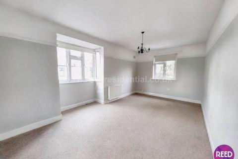 1 bedroom flat to rent, Canewdon Road, Westcliff On Sea