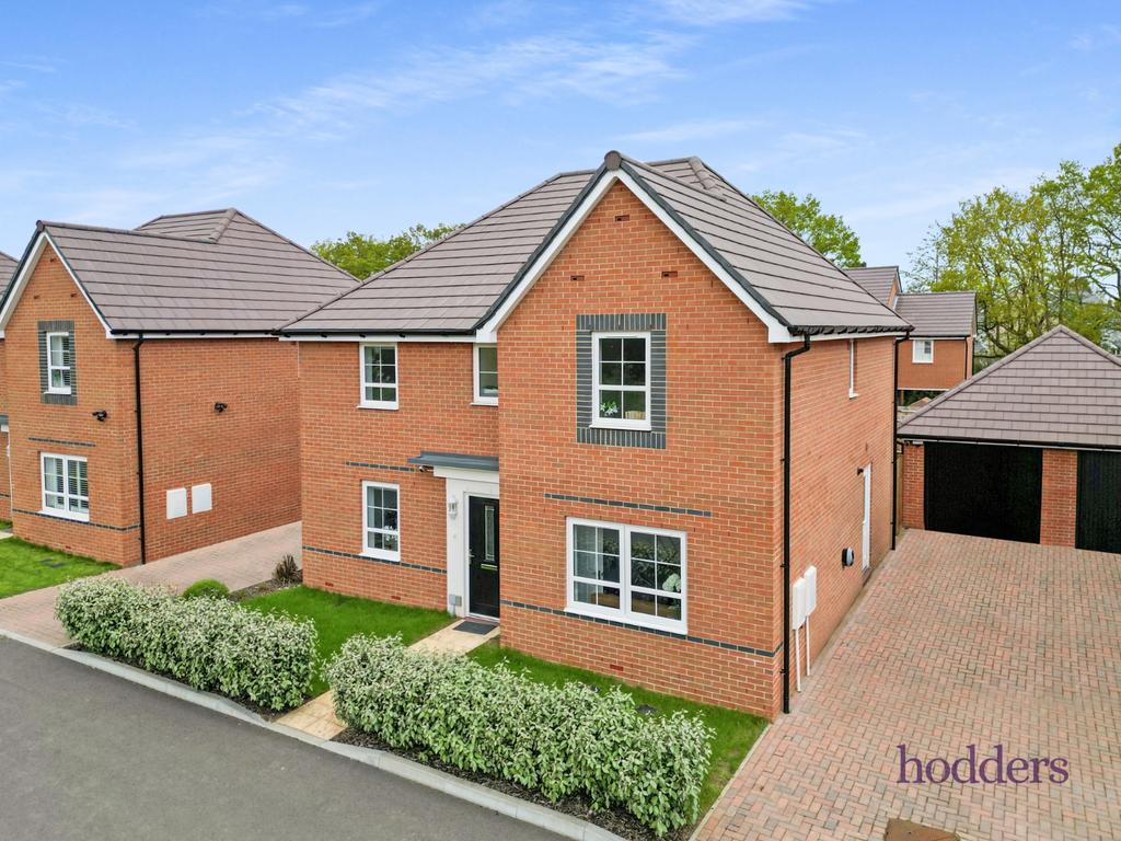 Blackbess Lane, Chertsey, Surrey, KT16 5 bed detached house to rent £