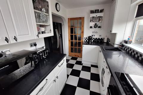 3 bedroom semi-detached house for sale, Kirton Way, Houghton Regis, LU5 5PZ