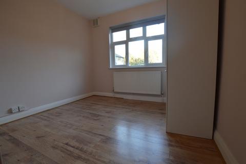 2 bedroom flat to rent, Palmerston Road, Buckhurst Hill London IG9