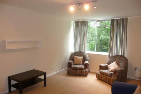 2 bedroom flat to rent, Gatwick Close, Slough