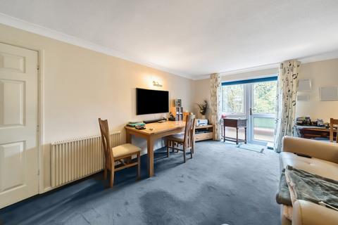 2 bedroom apartment for sale, Balmoral Court, King George Close, Cheltenham, Gloucestershire, GL53