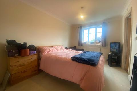 2 bedroom apartment to rent, Lumley Road, Horley, Surrey, RH6