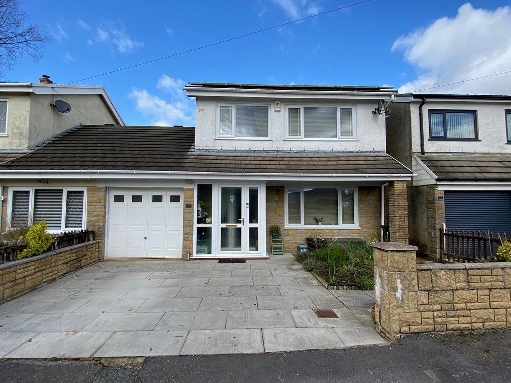 Alderwood Close, Crynant, Neath... 3 bed link detached house for sale