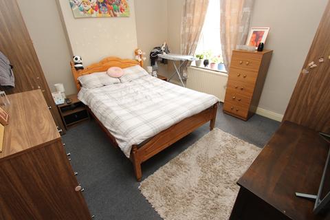 3 bedroom semi-detached house to rent, Kirkwhite Avenue, Long Eaton, NG10