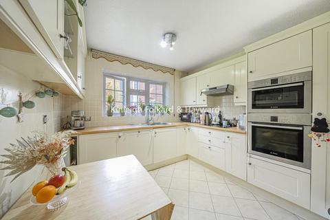 3 bedroom flat for sale, Mays Hill Road, Bromley