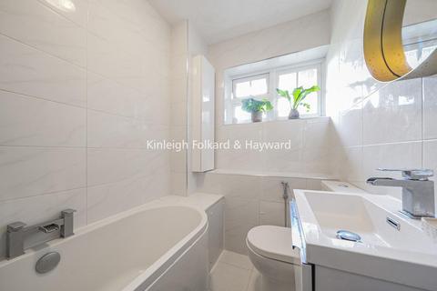 3 bedroom flat for sale, Mays Hill Road, Bromley