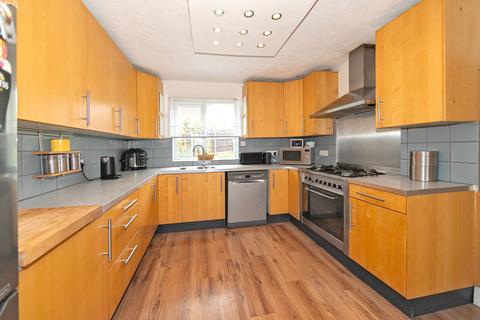 24 Chipperfield Close, New Bradwell, Milton Keynes, MK13 0EP