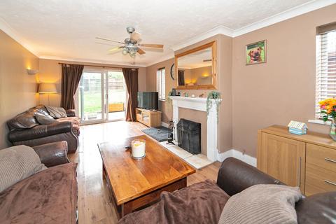 24 Chipperfield Close, New Bradwell, Milton Keynes, MK13 0EP