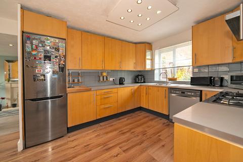 24 Chipperfield Close, New Bradwell, Milton Keynes, MK13 0EP