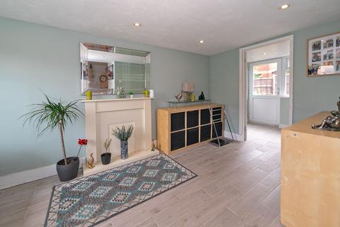 24 Chipperfield Close, New Bradwell, Milton Keynes, MK13 0EP