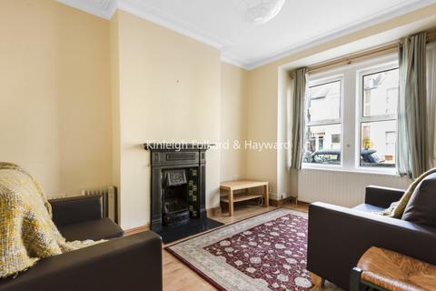 3 bedroom house to rent, Rostella Road London SW17