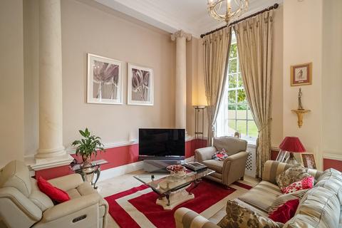 2 bedroom apartment for sale, Nashdom Lane Burnham, Buckinghamshire, SL1 8NJ