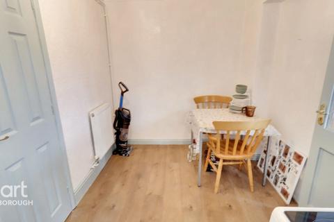 9 Broadway, Crowland, Peterborough, PE6 0BJ