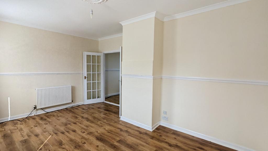 Cleish Gardens, Kirkcaldy KY2 3 bed terraced house £750 pcm (£173 pw)