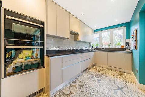 215 Ardgowan Road, London, SE6 1UZ