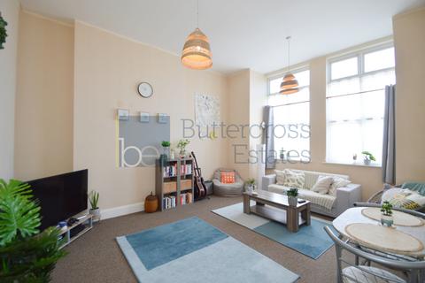 3 bedroom apartment to rent, Midland House, Newark, Nottinghamshire