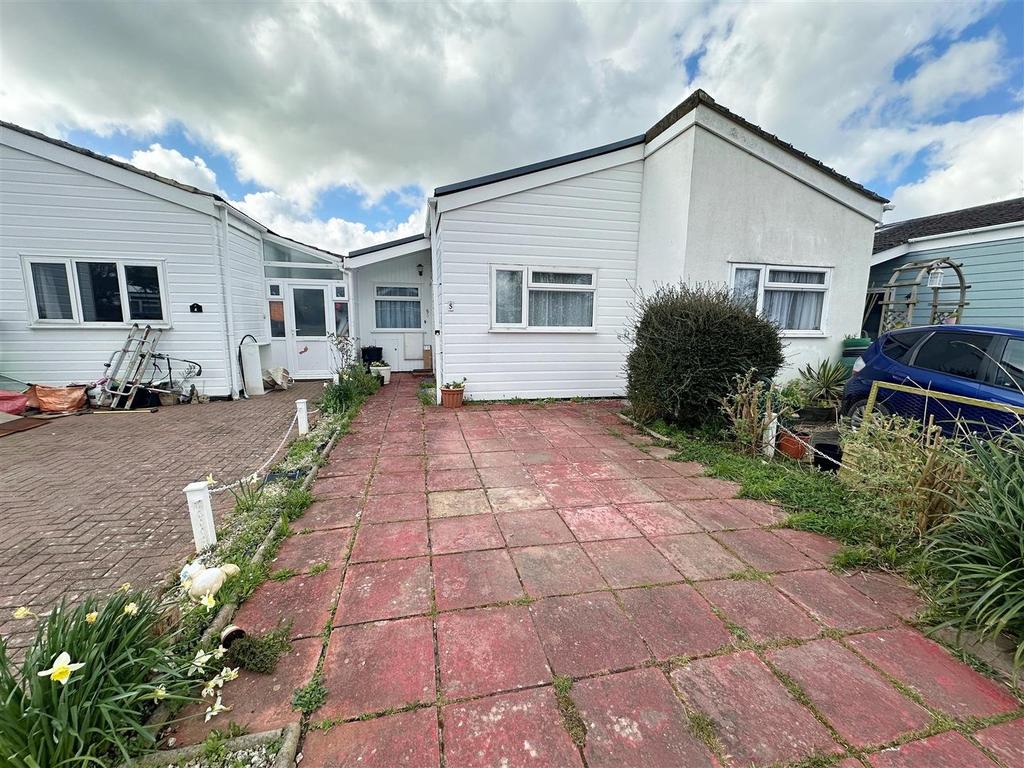 Charlotte Close, Mount Hawke, Truro 2 bed terraced bungalow - £195,000