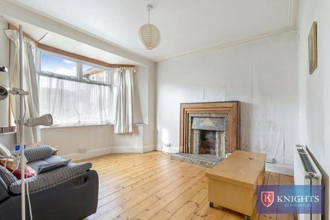 3 bedroom semi-detached house for sale, Northumberland Gardens, London, N9