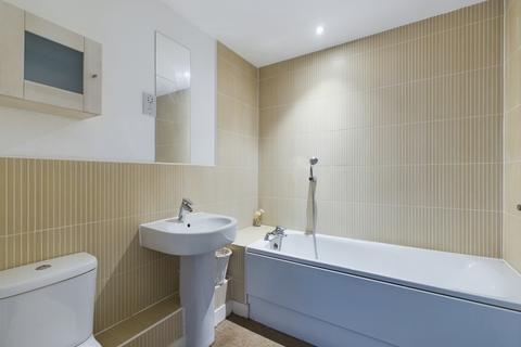 27 Awebridge Way, Gloucester, GL4 4FQ