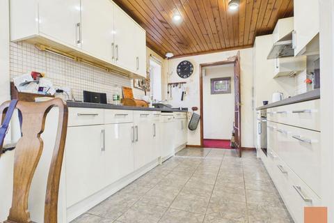 1 Ennis Close, St Erme, Truro, TR4 9BU